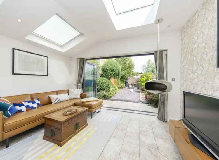 House For Sale in London, England