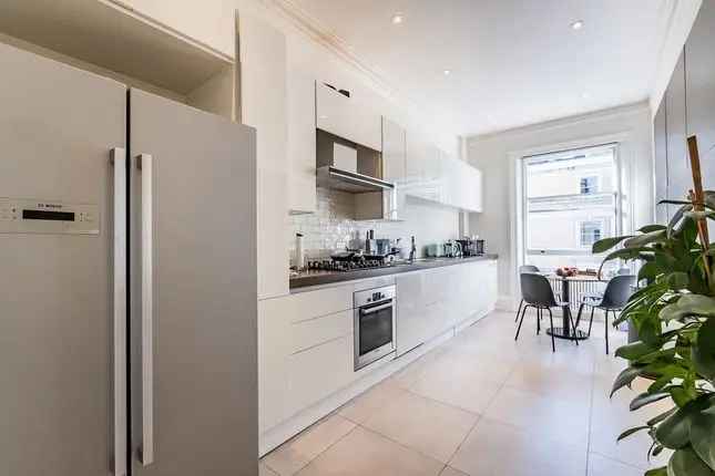 Four Bedroom Duplex Apartment De Vere Gardens London W8