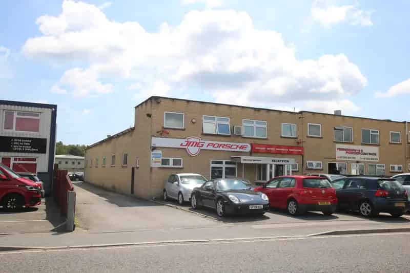 Freehold Industrial Unit Ferndown 3741 sq ft  35000pa Lease