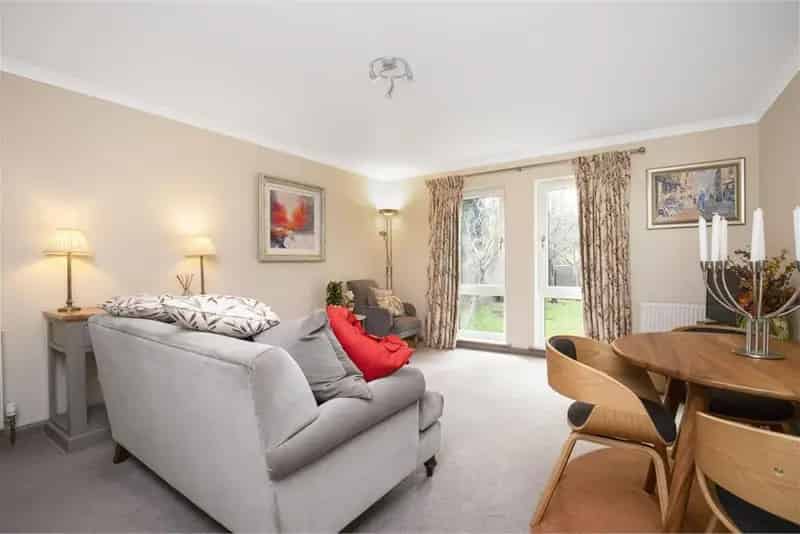 2 Bed Flat Ground Floor with 1 Reception Room Haymarket