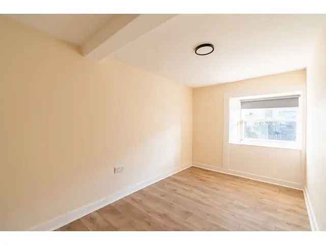 4 Bedroom Flat for Sale in Portobello