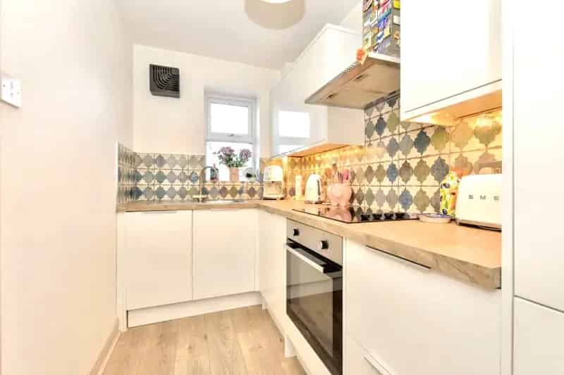 Two Double Bedroom Apartment Near Headingley Train Station