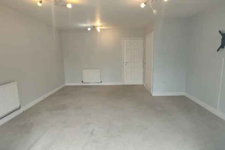 3-Bedroom Semi-Detached House in Moreton Hall Bury St Edmunds
