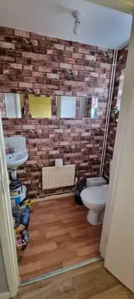 3 Bedroom Semi-Detached House with Ample Parking and Large Garden