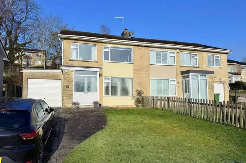 3 Bedroom Semi-Detached House for Sale in Bath