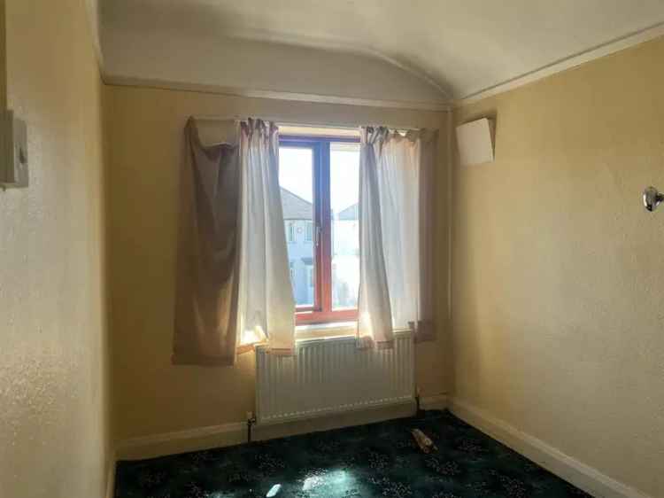Three Bedroom House with Garden