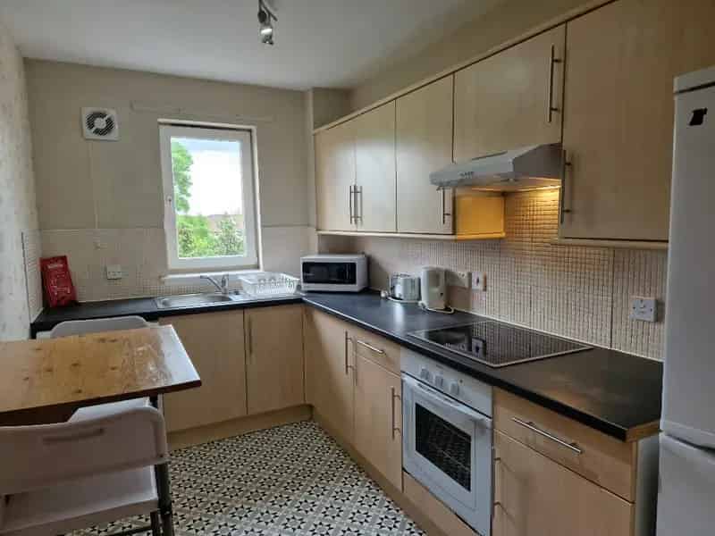 2 Bedroom Flat House to Rent