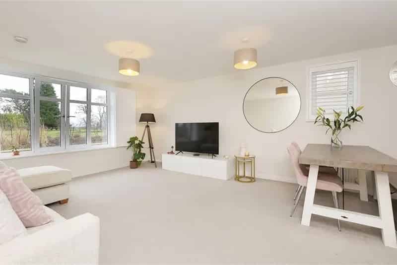 2 Bed Flat Ground Floor Edinburgh Modern Flat
