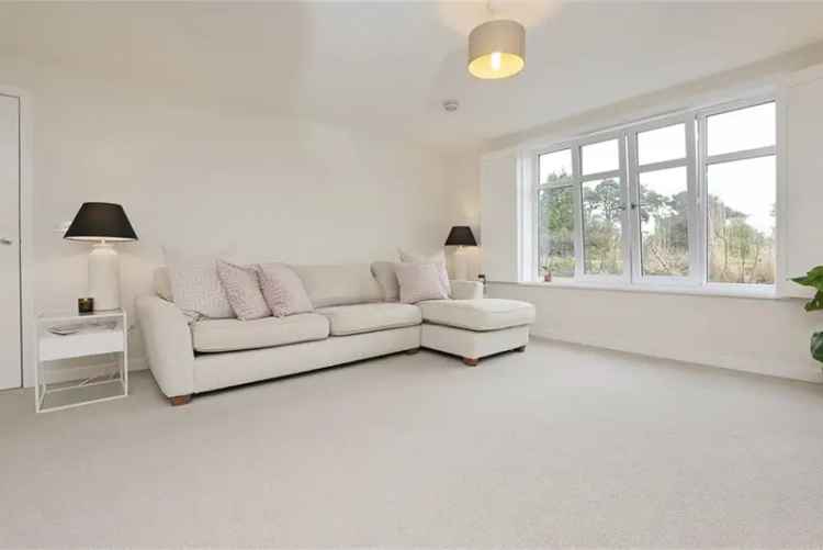 2 Bed Flat - Ground Floor with 1 Reception Room