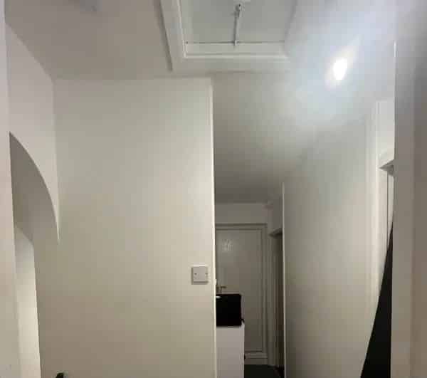 Spacious 2 Bedroom Flat with Separate Front Room