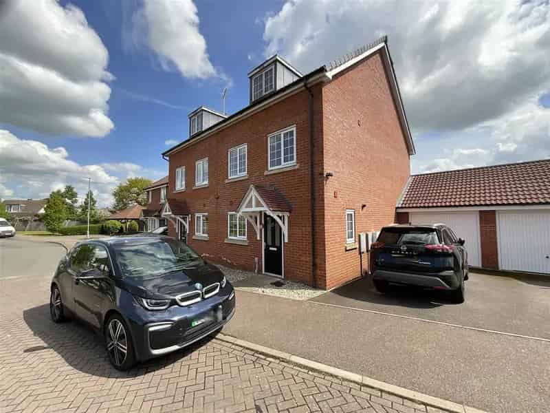 4 Bedroom Semi-Detached House for Sale in Wickford