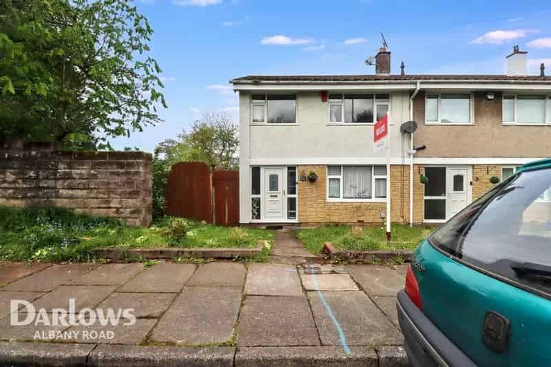 3 Bedroom End Terrace House for Sale