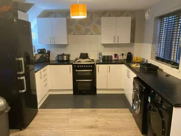 Large Family Home with Modern Kitchen and Double Driveway