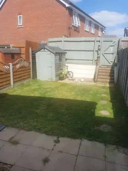 3 Bed House Near School, Shops, and Park