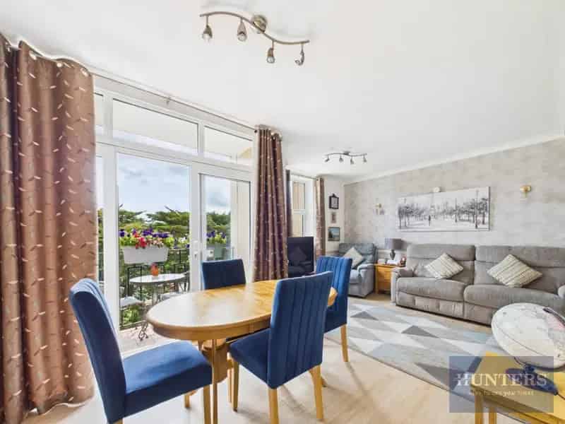 3 Bedroom Luxury Flat for Sale