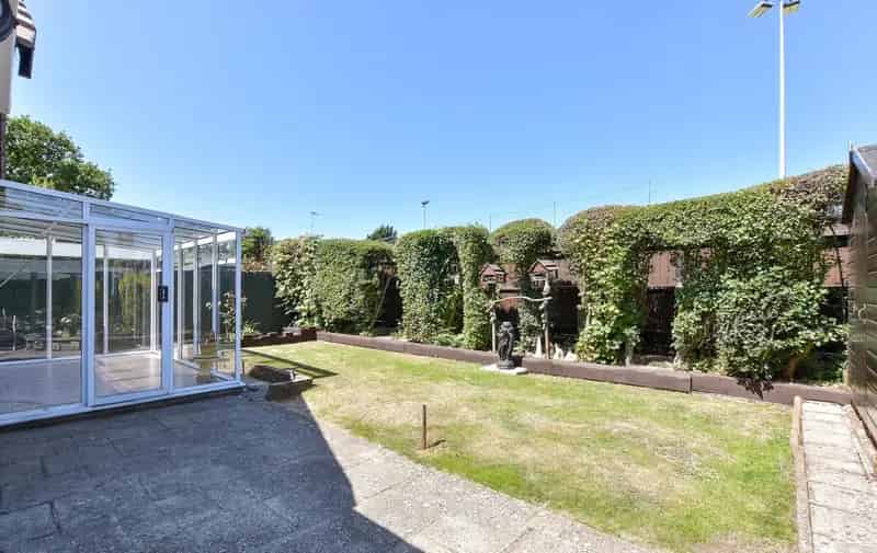 2 Bedroom Detached Bungalow for Sale Cowes Isle of Wight