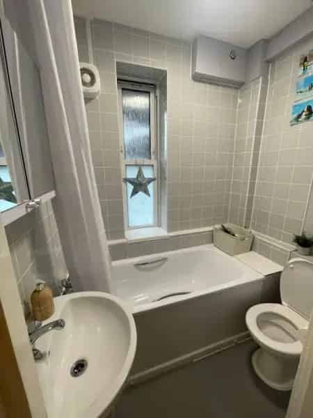 1-Bed Flat Near London Bridge Station - Upsize Opportunity