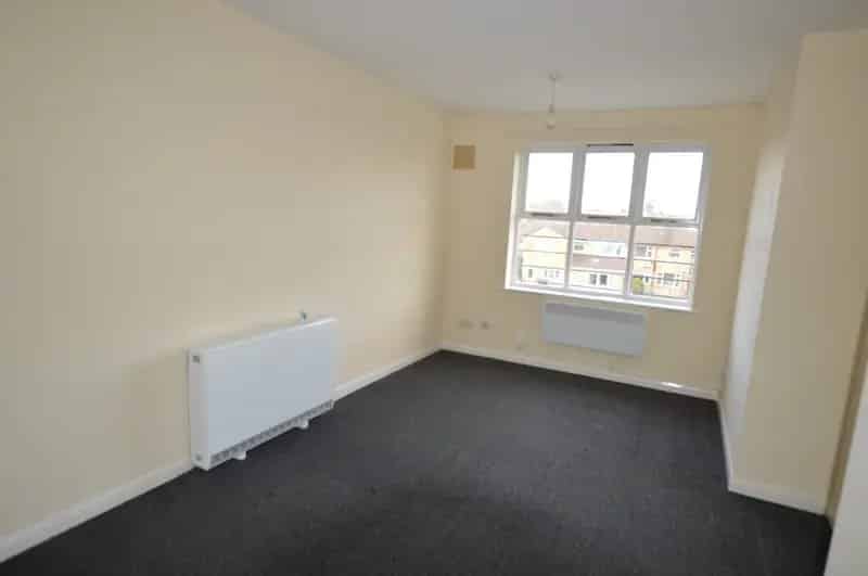 1 Bedroom Flat To Let Available Now