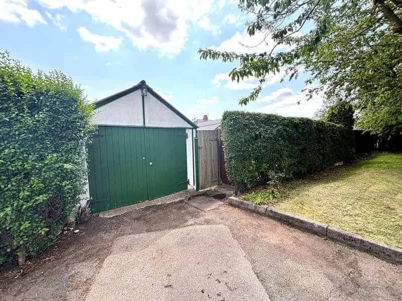 3 Bed Semi-Detached House for Sale