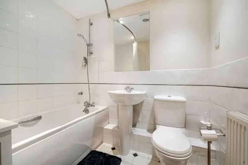 2 Bed Flat for Sale in Chineham No Onward Chain
