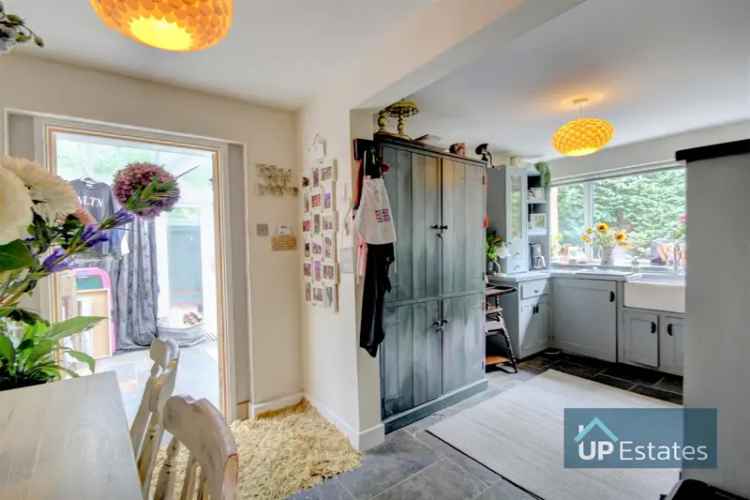 4 Bedroom Semi Detached House to Rent
