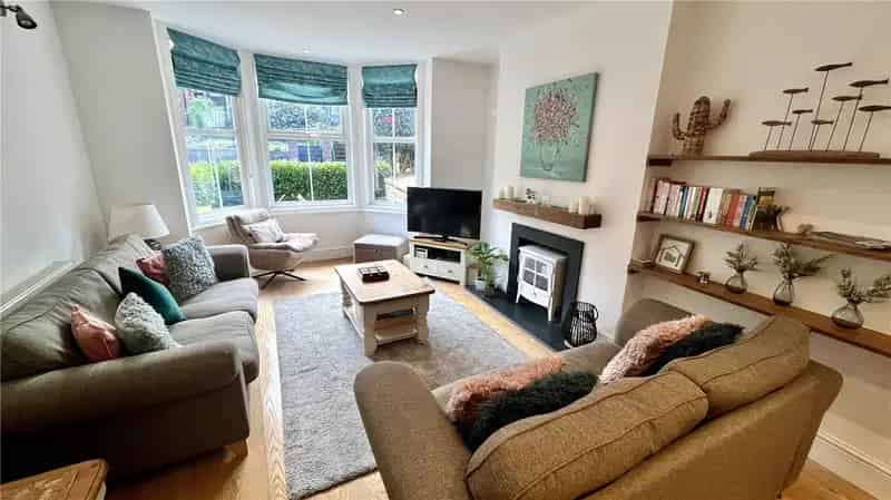 3 Bedroom House Dartmouth Modernized Terrace Family Home