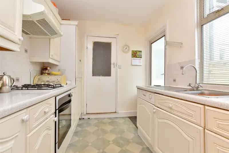 3 Bedroom Terraced House for Sale Near High Street