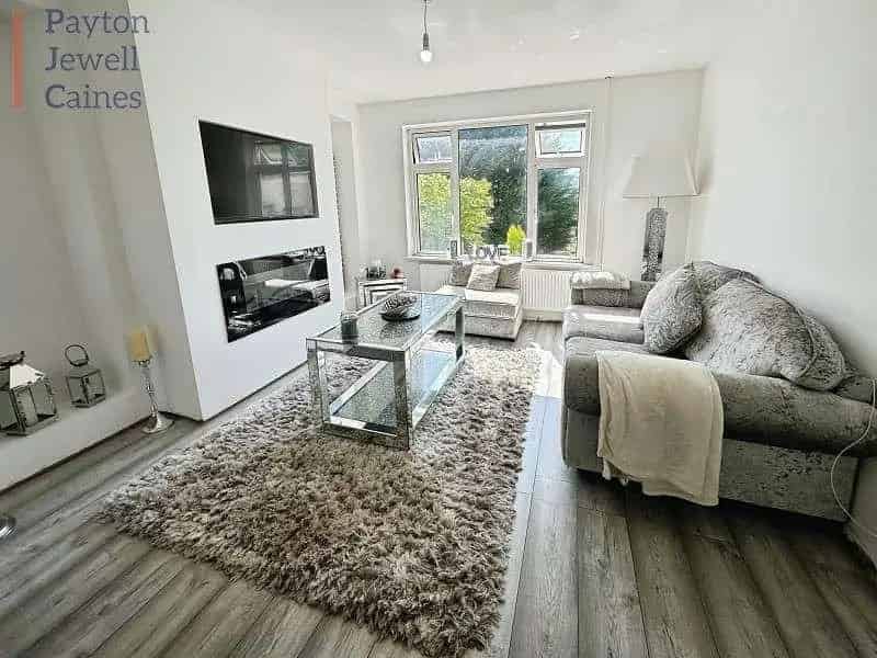 4 Bed House for Sale Tondu South Facing Garden Off Road Parking
