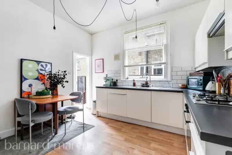 One Bedroom Flat in Clapham - Period Conversion