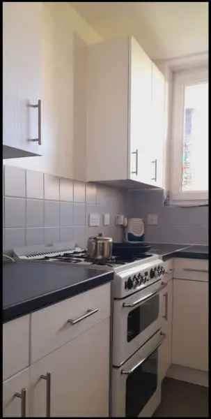 Ground Floor Apartment Two Double Bedrooms New Kitchen Balcony