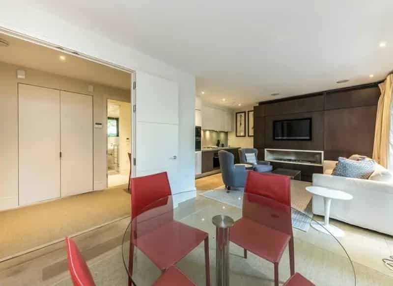 Two Double Bedroom Apartment in Chelsea