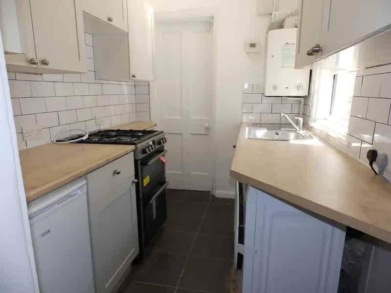 Charming Victorian Cottage Near St Peters Town Centre