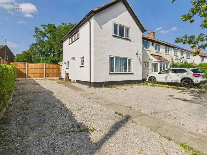 2 Bedroom Semi Detached House For Sale No Upward Chain