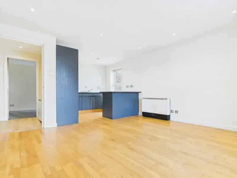 2 Bed 2nd Floor Apartment Near Cold Bath Road
