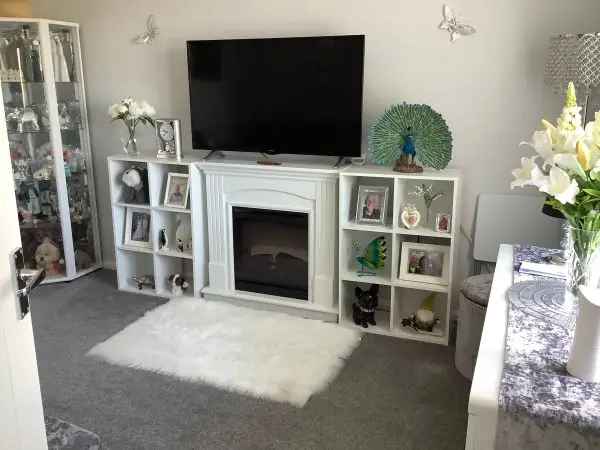 Bungalow For Rent in Camborne, England