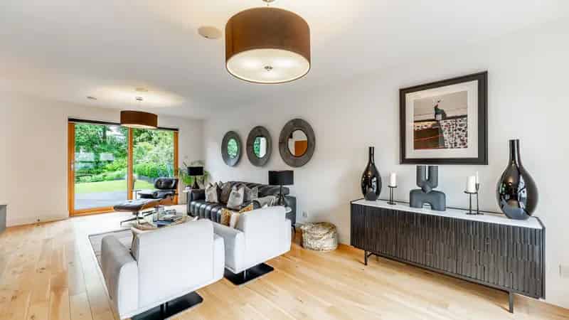 5 Bedroom Detached Villa in Bearsden's Canniesburn Estate