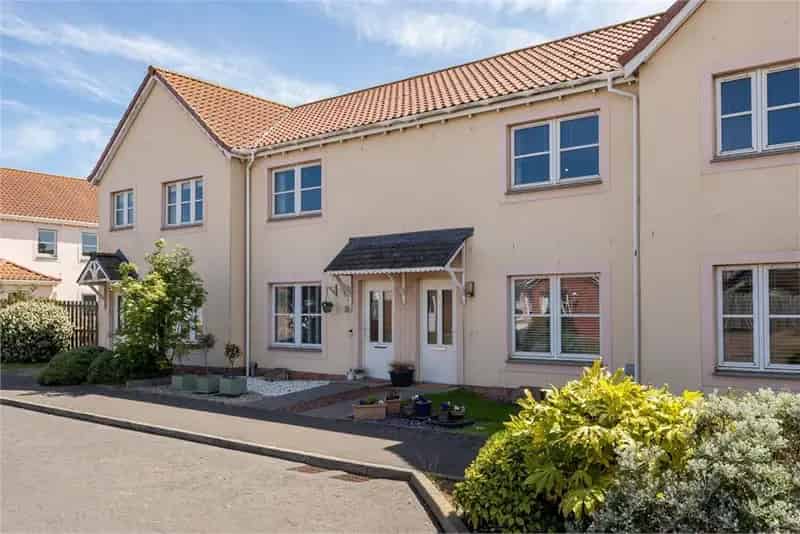 2 Bed Terraced House with Garden and Parking