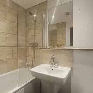 2-Bedroom Apartment Manchester - Gym and Secure Parking