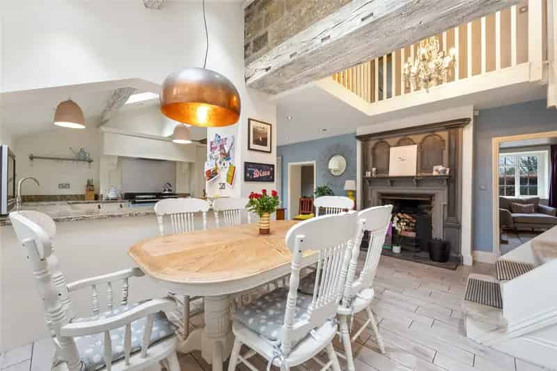 Grade II Listed Cottage Harewood 4 Bedrooms Annexe Parking