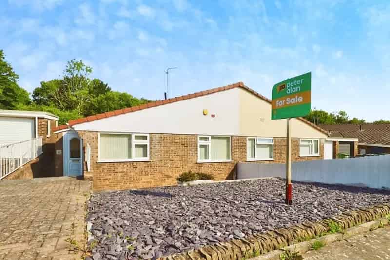 2 Bedroom Semi-Detached Bungalow for Sale