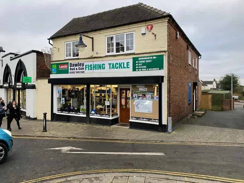 Ground Floor Shop with 2-Bed Flat Dawley Town Centre