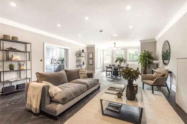 Flat for sale in Crossways, The Bishops Avenue, East Finchley, London N2