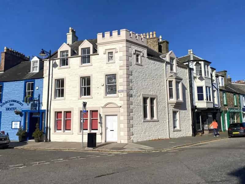 Three Storey Office Building in Historic Harbour Town