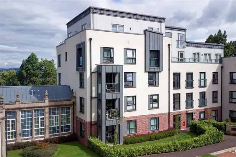 2 Bed Flat - Others with 1 Reception Room