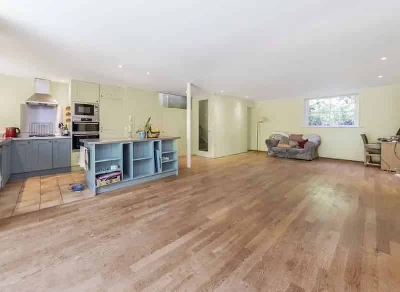 Four Bedroom Georgian Family Home with Garden and Parking
