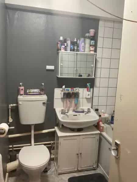 2 Bedroom Flat Smiths Wood B36 Near Schools Shops Parking