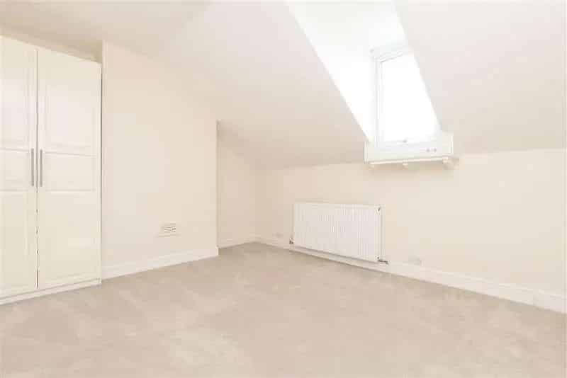 3 Bed House for Sale Near Reigate Town Centre