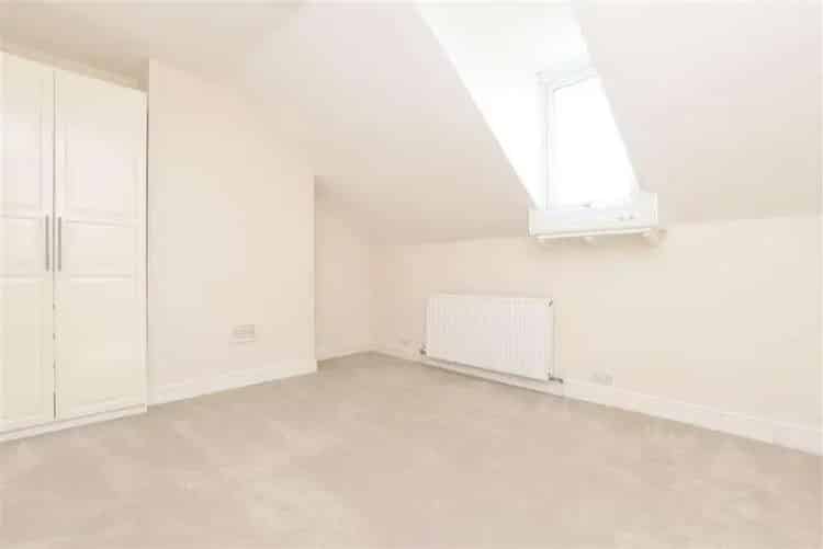 3 Bed House for Sale Near Reigate Town Centre