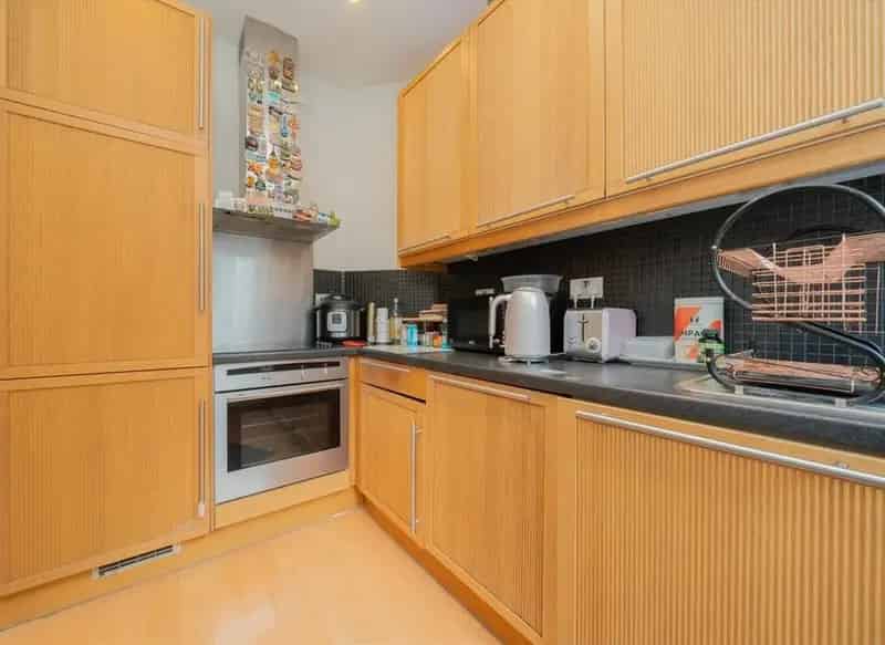 One Bedroom River Thames Apartment Share of Freehold