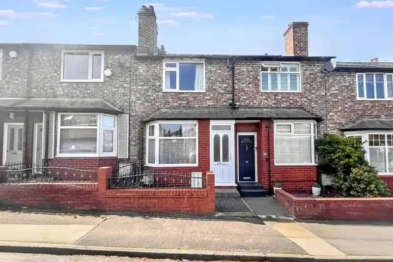 2 Bedroom Terraced House for Sale Near Stamford Park Altrincham